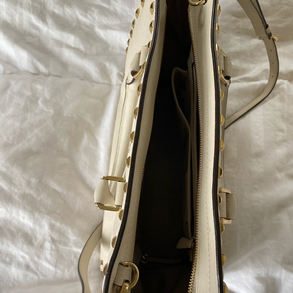 Authentic Michael Kors Handbag - Picture 4 of 13